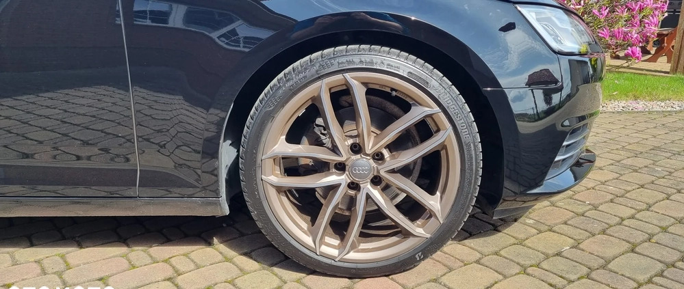 Audi A4 cena 82500 przebieg: 127610, rok produkcji 2016 z Sieradz małe 211